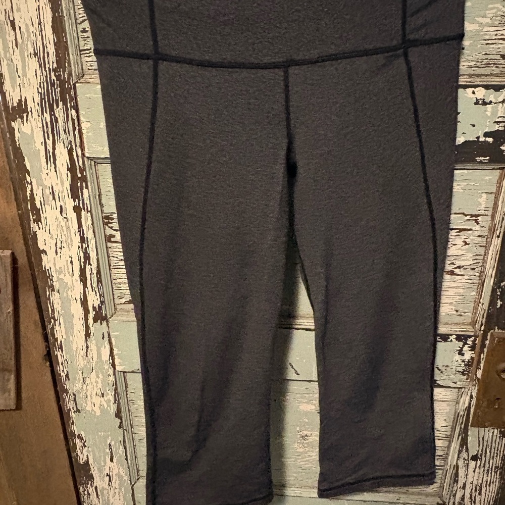 Lululemon Gray Cropped Leggings